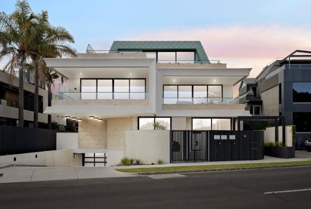 58 Beach Road, Hampton